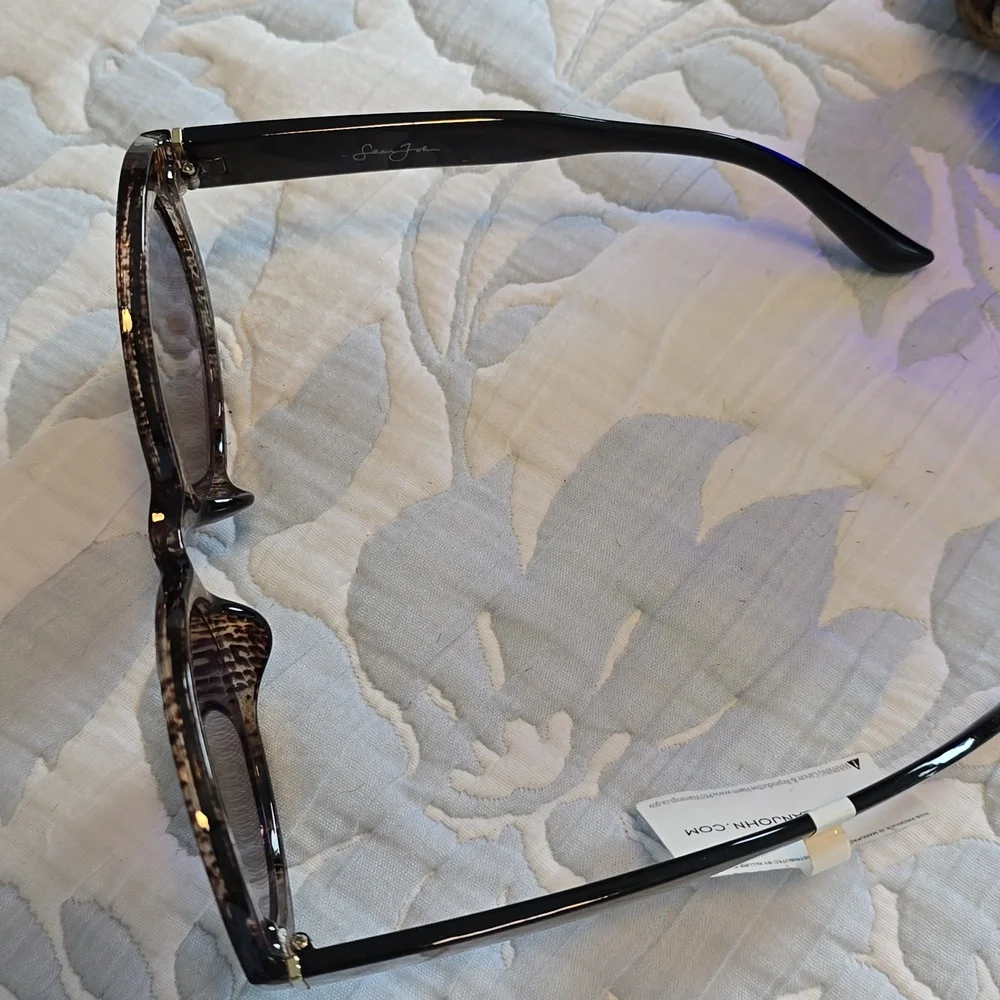 Sean John Designer Sunglasses 🌞 - Picture 7 of 7